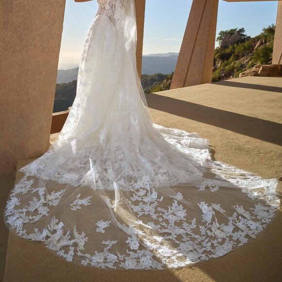 Lou Veil Fingertip - Picture 2 of 2